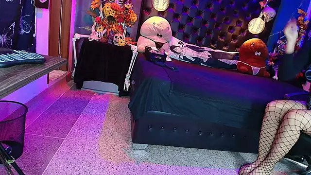 AlexHoe  online show from 09.14.25