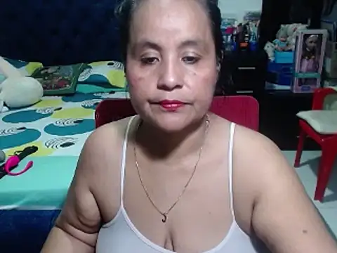 Snapshot of pervert_mommy_ chatting on 12.30.24 pervert mommy online show from 12.30.24