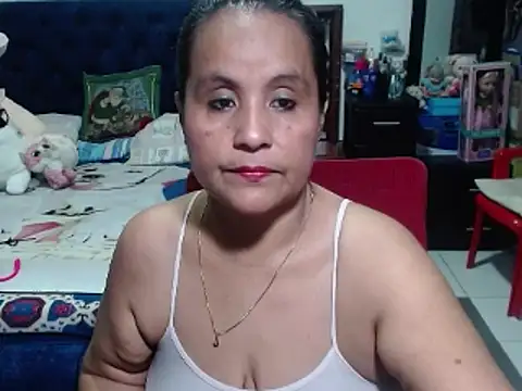 Snapshot of pervert_mommy_ chatting on 01.08.25 pervert mommy online show from 01.08.25