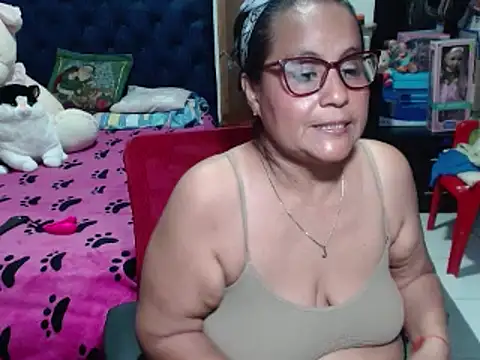 Snapshot of pervert_mommy_ chatting on 02.22.25 pervert mommy online show from 02.22.25