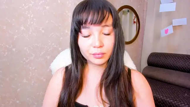 Snapshot of AyaMoon chatting on 02.13.25 AyaMoon online show from 02.13.25