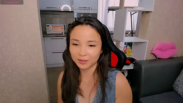Snapshot of AyaMoon chatting on 09.10.25 AyaMoon online show from 09.10.25