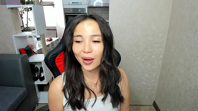 Snapshot of AyaMoon chatting on 09.16.25 AyaMoon online show from 09.16.25