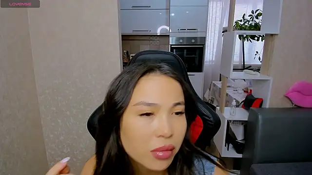 Snapshot of AyaMoon chatting on 09.19.25 AyaMoon online show from 09.19.25