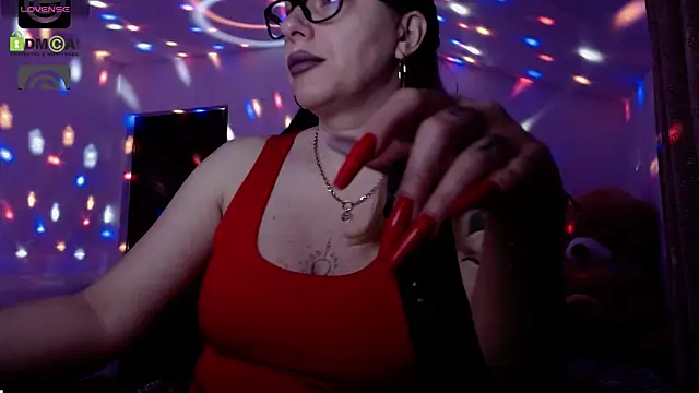 Snapshot of SonyaDevon chatting on 02.11.25 SonyaDevon online show from 02.11.25