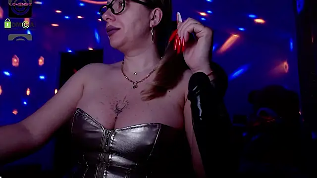 Snapshot of SonyaDevon chatting on 02.12.25 SonyaDevon online show from 02.12.25