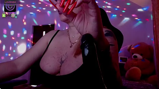 Snapshot of SonyaDevon chatting on 02.21.25 SonyaDevon online show from 02.21.25