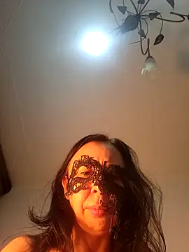 LAURAFOCOSA online show from 01.18.25