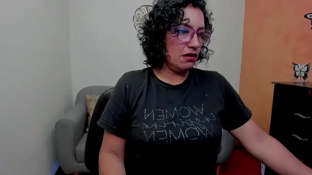 Snapshot of scarlet_wet chatting on 06.26.26 scarlet wet online show from 06.26.26