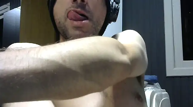 Snapshot of gauchors20 chatting on 02.15.25 gauchors20 online show from 02.15.25