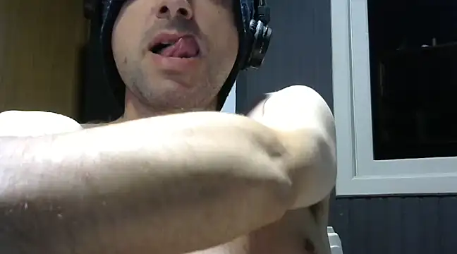 Snapshot of gauchors20 chatting on 02.18.25 gauchors20 online show from 02.18.25