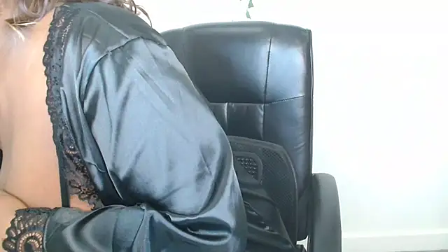 Black Monster Tits online show from 11.23.25