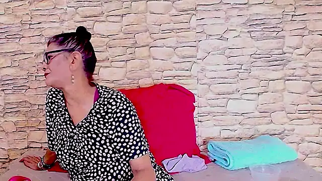 IndianAllure online show from 12.18.25