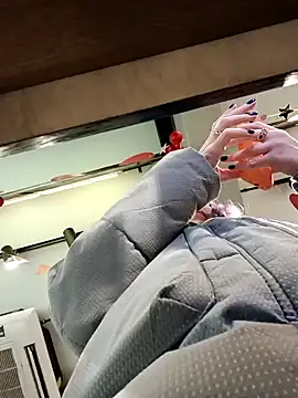 Frost foxy online show from 12.14.24