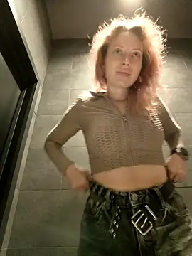 Frost foxy online show from 10.14.25