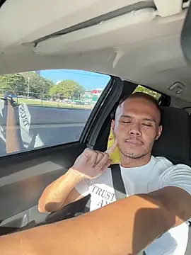 Snapshot of EllisZlatan chatting on 03.01.26 EllisZlatan online show from 03.01.26