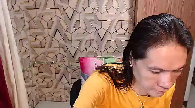 Snapshot of tshugecumxxx chatting on 12.24.24 tshugecumxxx online show from 12.24.24