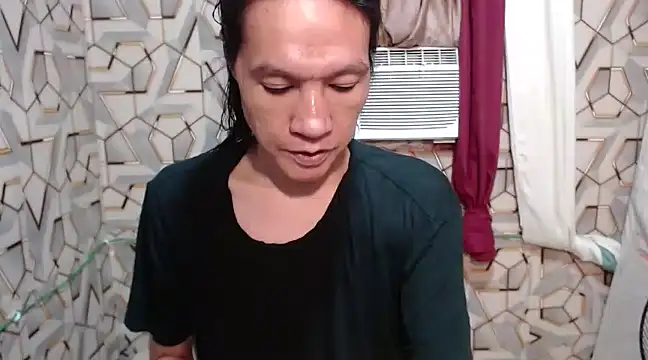 Snapshot of tshugecumxxx chatting on 01.22.25 tshugecumxxx online show from 01.22.25