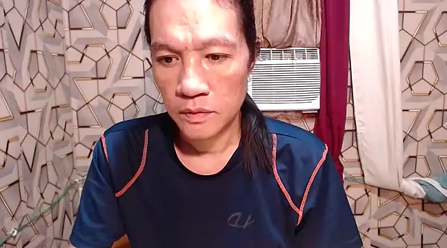 Snapshot of tshugecumxxx chatting on 01.28.25 tshugecumxxx online show from 01.28.25