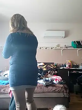 Elza01 online show from 10.12.25