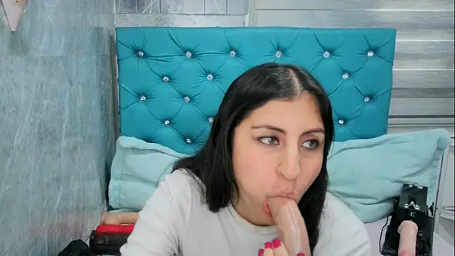 MAARYMOON online show from 03.04.25