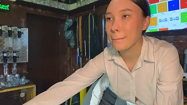 Snapshot of dirtypub chatting on 12.11.24 dirtypub online show from 12.11.24