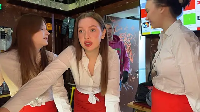 Snapshot of dirtypub chatting on 12.21.24 dirtypub online show from 12.21.24