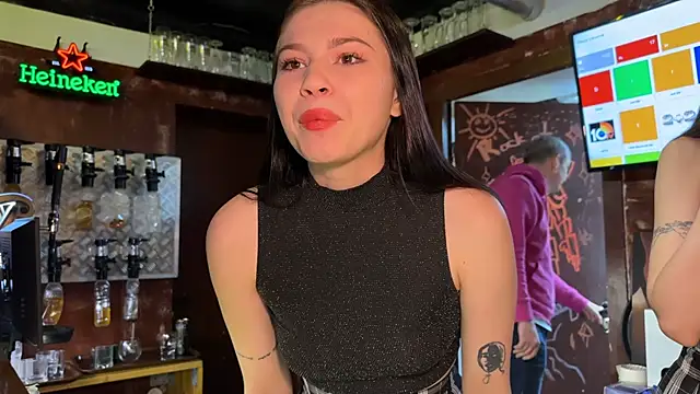 Snapshot of dirtypub chatting on 01.28.25 dirtypub online show from 01.28.25