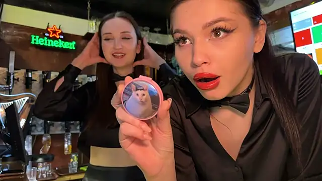 Snapshot of dirtypub chatting on 02.05.25 dirtypub online show from 02.05.25