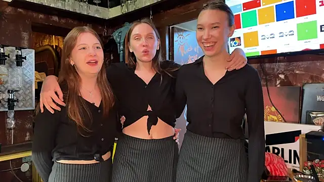 Snapshot of dirtypub chatting on 02.08.25 dirtypub online show from 02.08.25