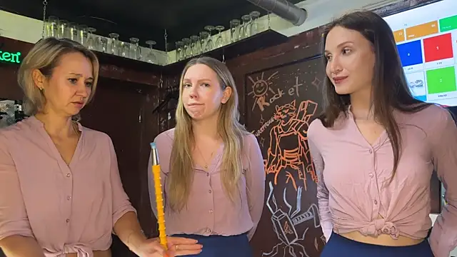 Snapshot of dirtypub chatting on 09.25.25 dirtypub online show from 09.25.25