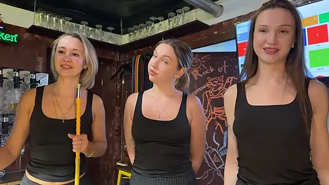 Snapshot of dirtypub chatting on 10.12.25 dirtypub online show from 10.12.25