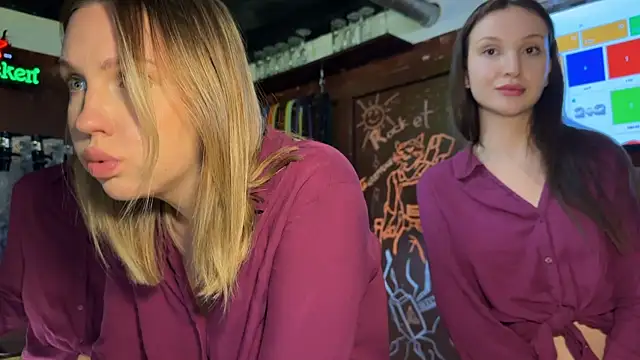 Snapshot of dirtypub chatting on 11.13.25 dirtypub online show from 11.13.25