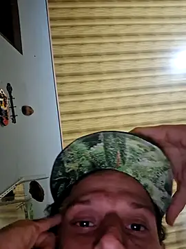 Toycockhot online show from 10.04.25