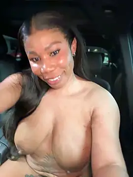 Snapshot of Belle___ chatting on 12.08.24 Belle online show from 12.08.24