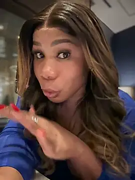 Snapshot of Belle___ chatting on 01.18.25 Belle online show from 01.18.25