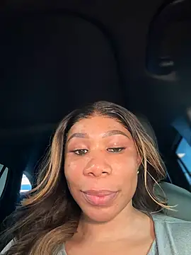 Snapshot of Belle___ chatting on 01.18.25 Belle online show from 01.18.25