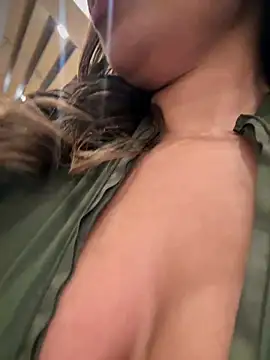 Snapshot of Belle___ chatting on 01.18.25 Belle online show from 01.18.25