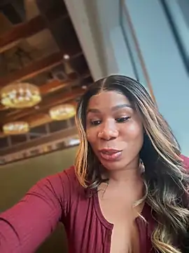 Snapshot of Belle___ chatting on 01.31.25 Belle online show from 01.31.25