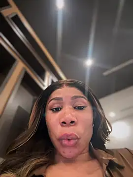 Snapshot of Belle___ chatting on 02.02.25 Belle online show from 02.02.25