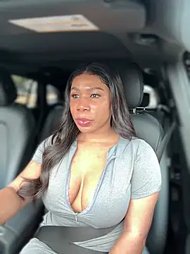 Snapshot of Belle___ chatting on 02.07.25 Belle online show from 02.07.25