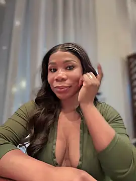 Snapshot of Belle___ chatting on 02.08.25 Belle online show from 02.08.25