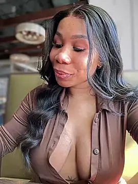 Snapshot of Belle___ chatting on 02.21.25 Belle online show from 02.21.25