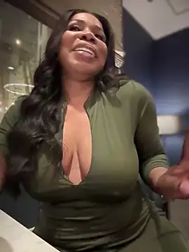 Snapshot of Belle___ chatting on 03.16.25 Belle online show from 03.16.25