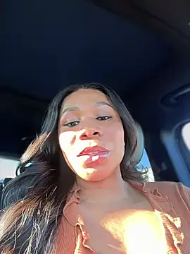 Snapshot of Belle___ chatting on 03.22.25 Belle online show from 03.22.25