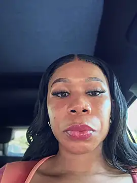 Snapshot of Belle___ chatting on 09.13.25 Belle online show from 09.13.25