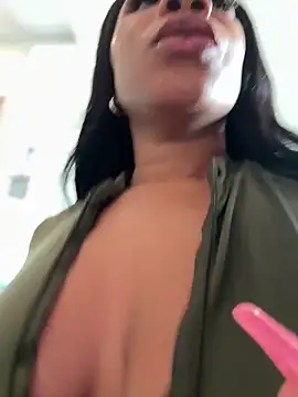 Snapshot of Belle___ chatting on 09.14.25 Belle online show from 09.14.25