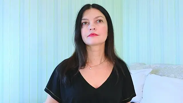  Lily  online show from 01.21.25