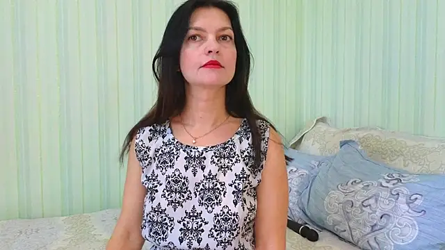  Lily  online show from 02.13.25