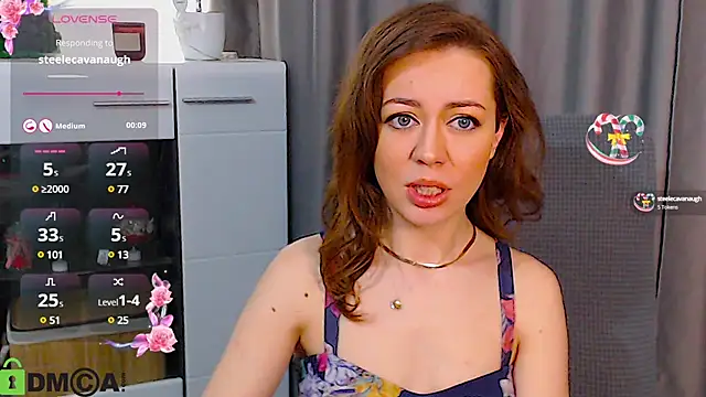 Snapshot of GirlfriendNina chatting on 03.18.25 GirlfriendNina online show from 03.18.25